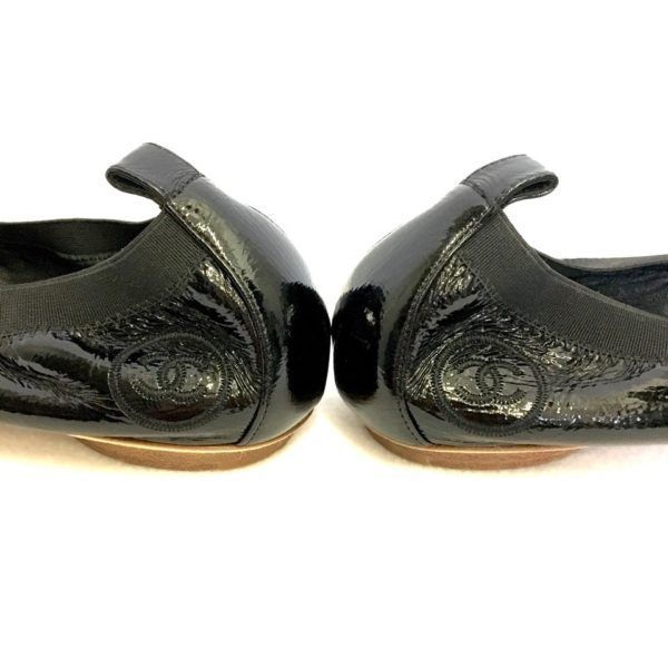 Women's Chanel ballerinas in black stretch patent leather