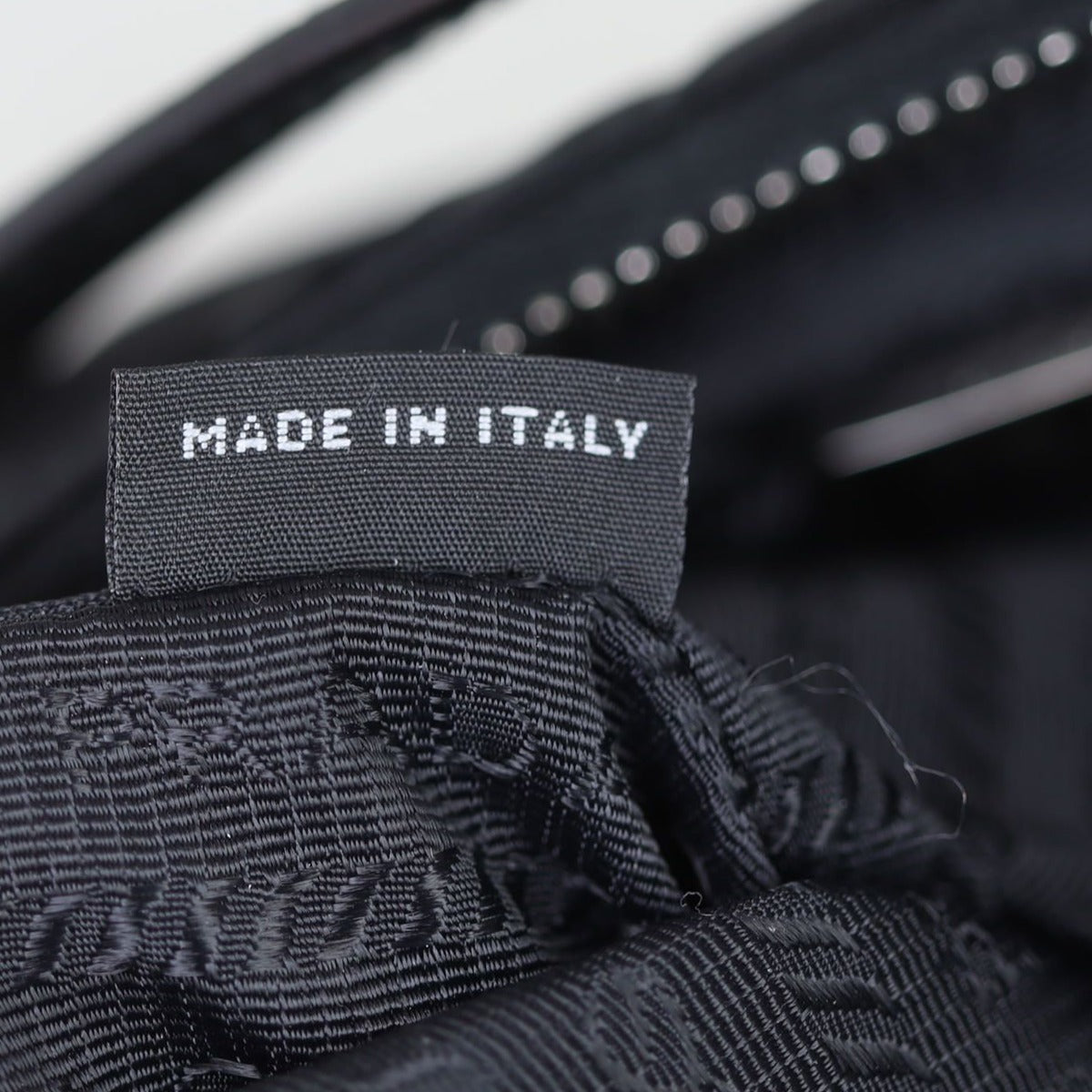 Prada Re-Edition 2005 Tessuto Mini Bag