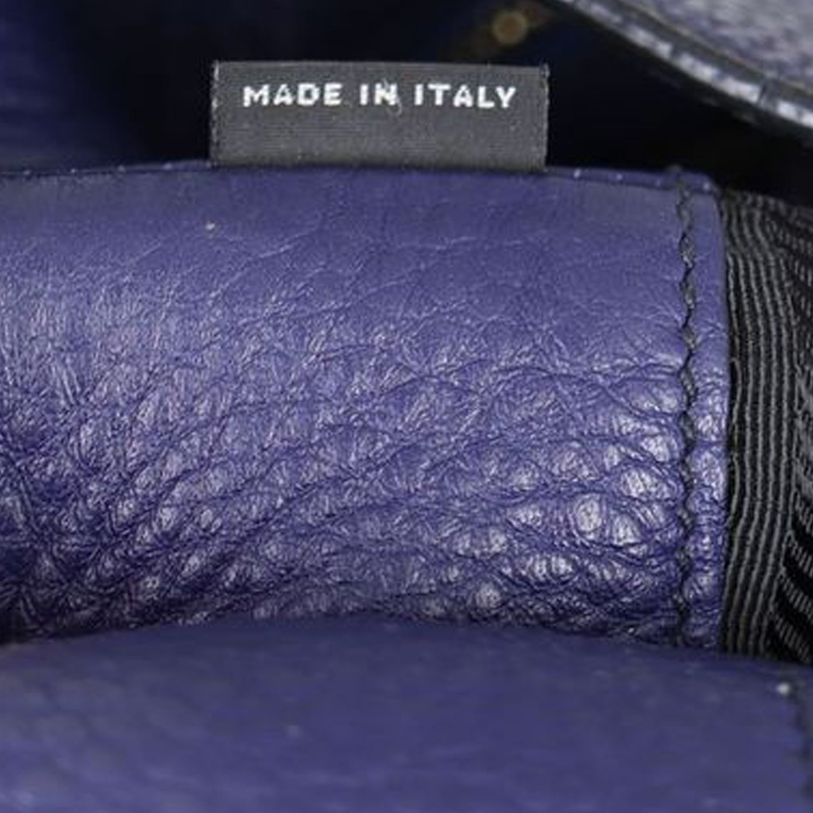 Prada Vitello Daino Hobo