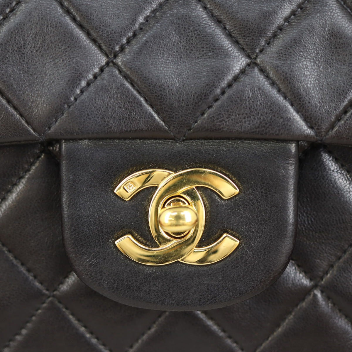 Chanel Classic Double Flap Medium | Black Vintage 2 Series